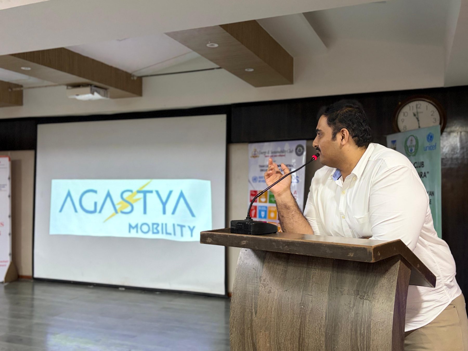Akshay Dhotre presenting Agastya Mobility